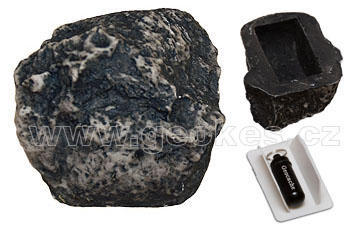 Stone geocache - microcache included - 1